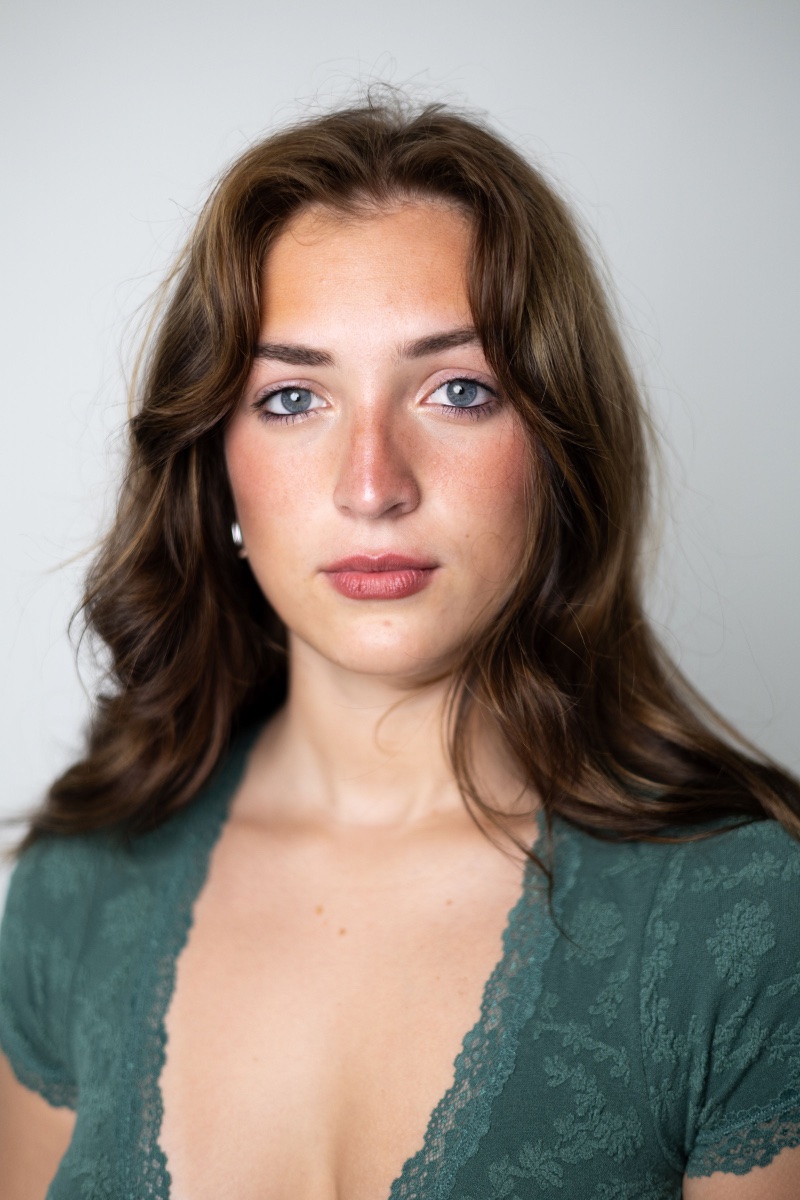 Elizabeth Thompson, actor in Knoxville, Tennessee - headshot