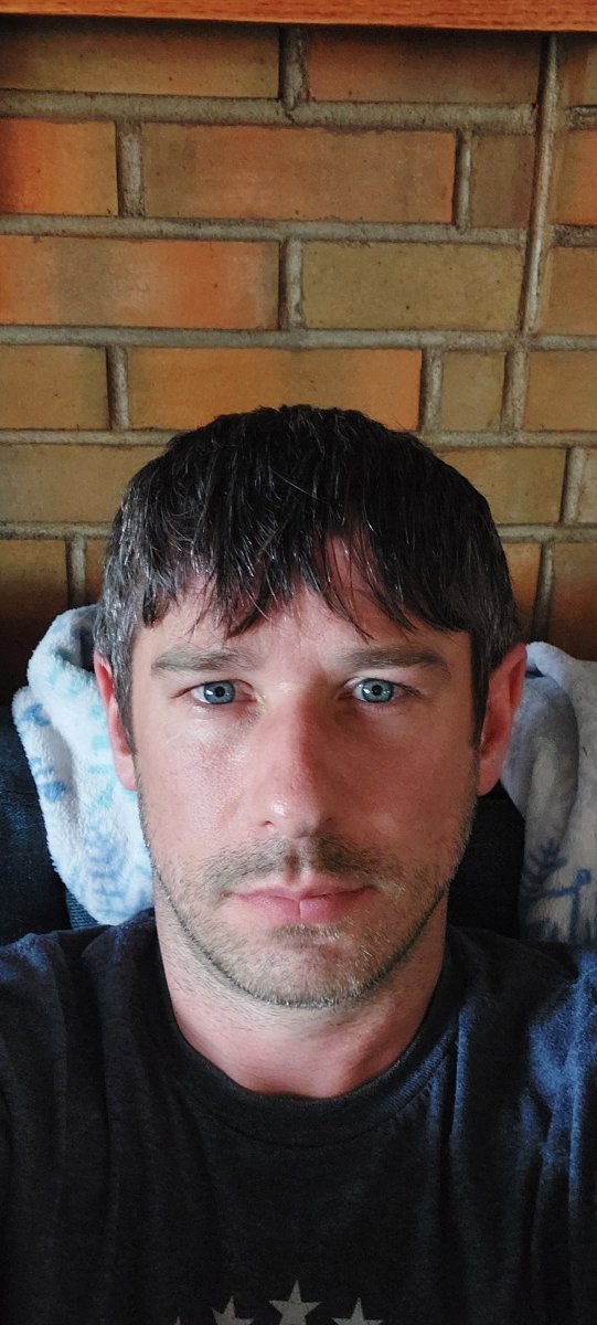 Justin Clutter, actor in Wheeling, West Virginia - headshot