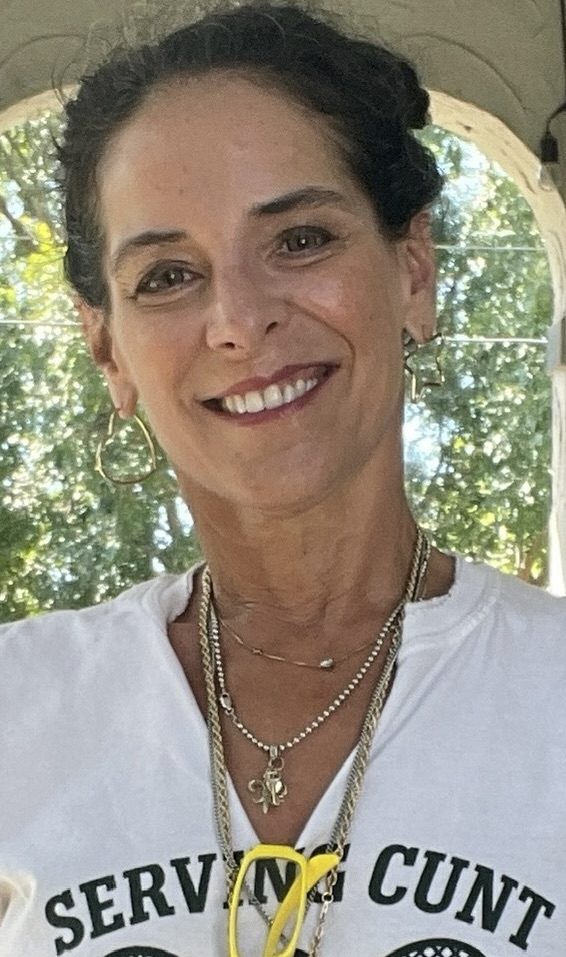 LULU Yanuck, actor in New Orleans, Louisiana - headshot 4 of 5