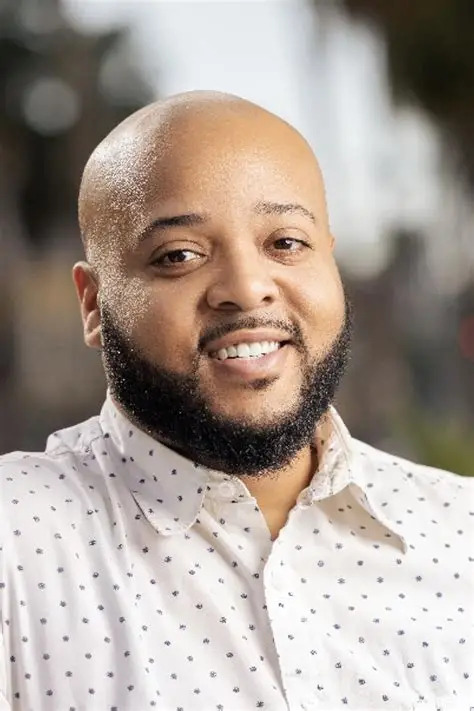 Avery Pearsall, actor in Los Angeles, California - headshot 4 of 4