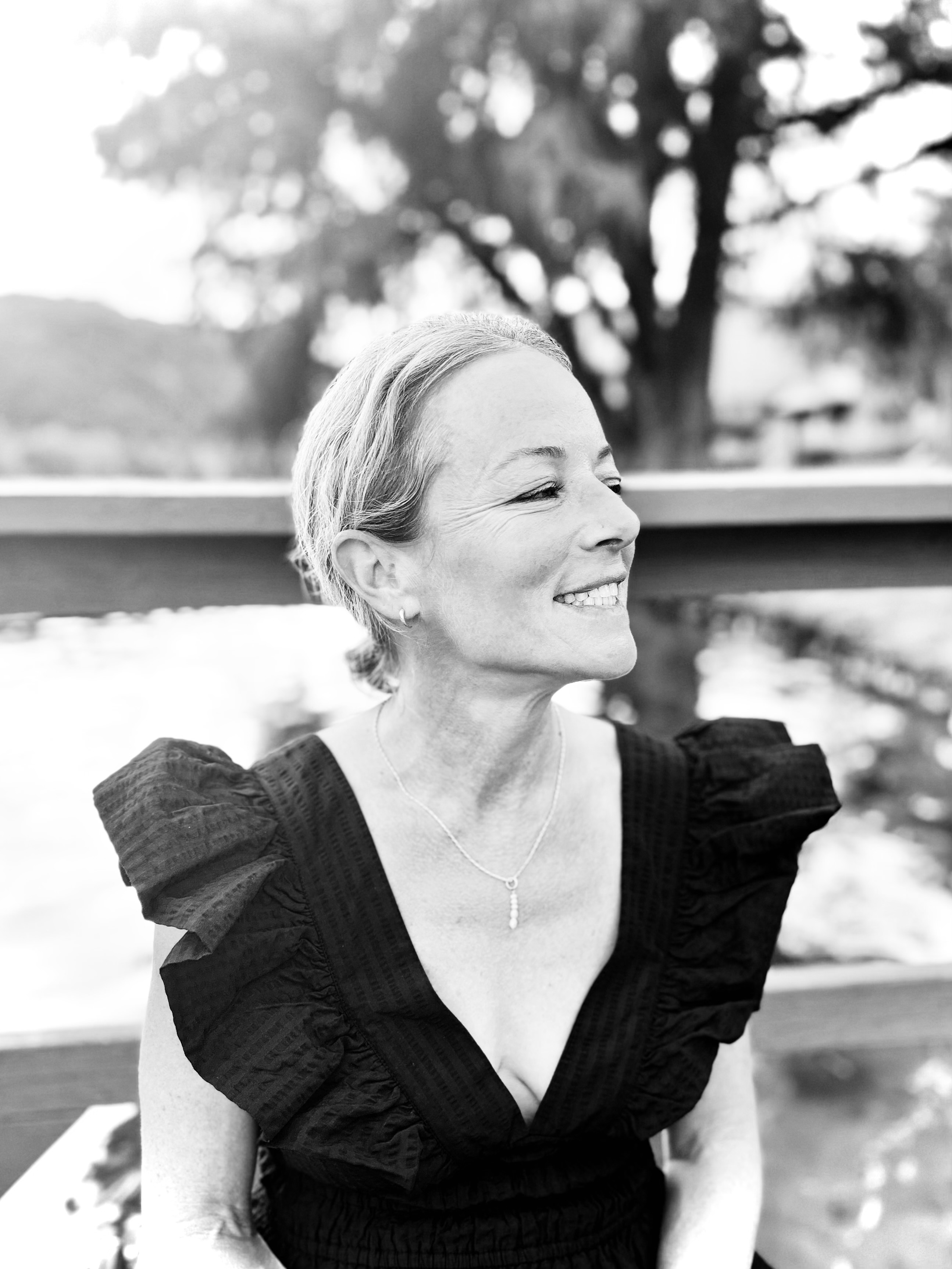 Cynthia Doucette, actor in Evanston, Illinois - headshot 3 of 5