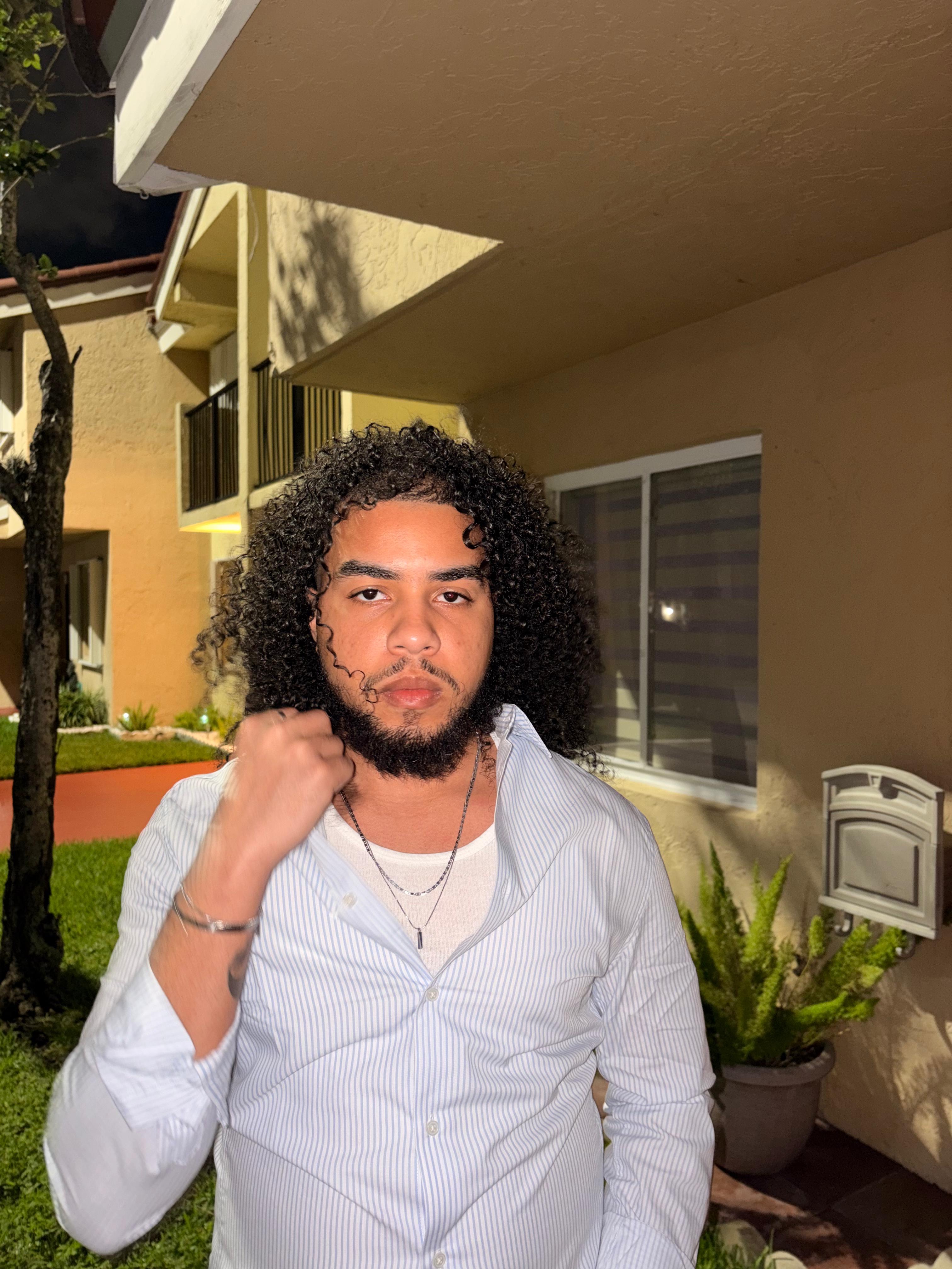 Edwin Torres, actor in Miami, Florida - headshot 5 of 5