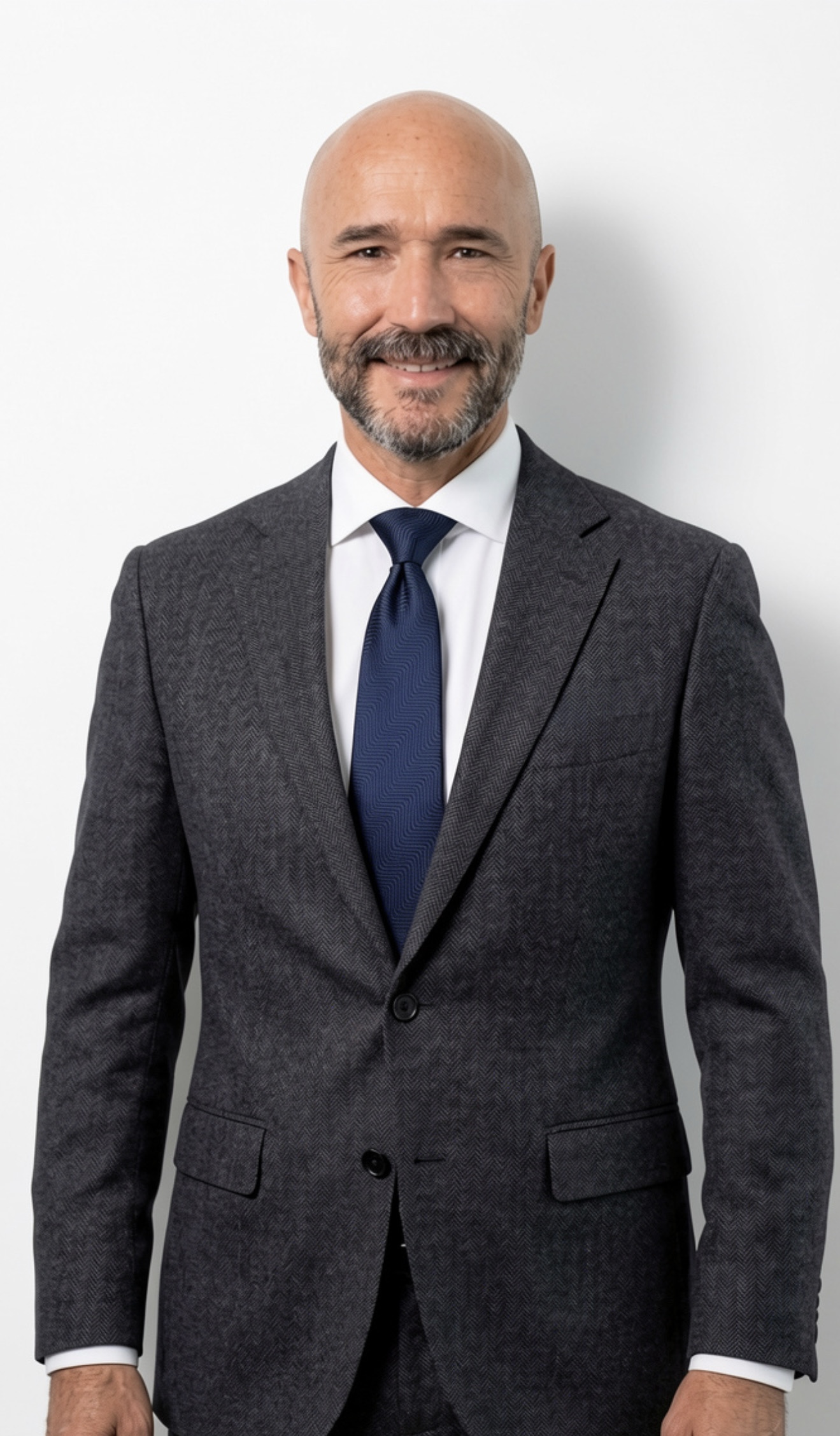 Ernesto Stivalet, actor in Los Angeles, California - headshot 4 of 4
