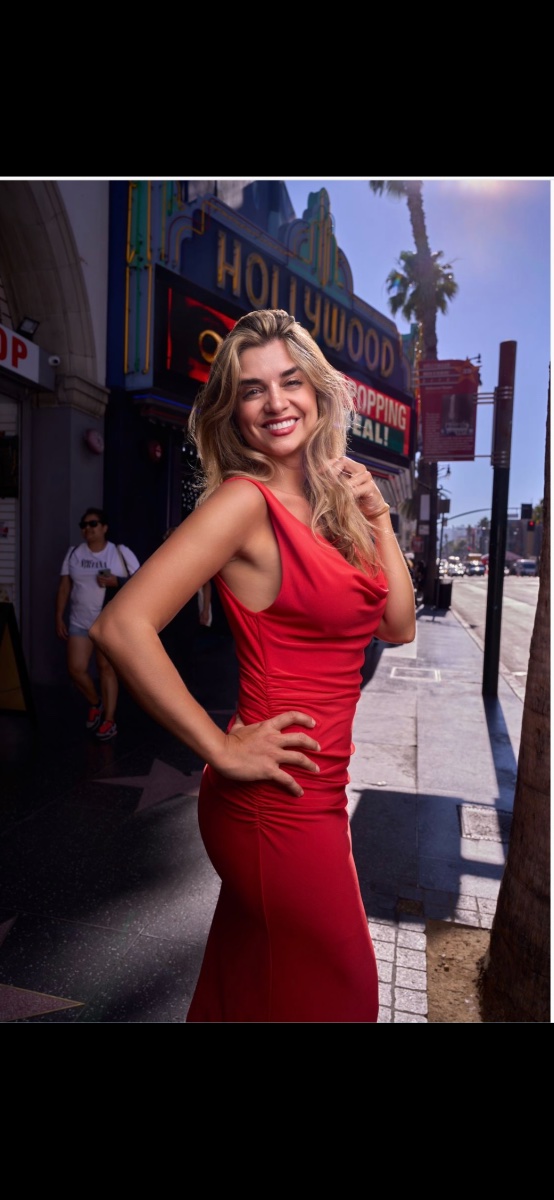 Stephanie Cesar, actor in Miami, Florida - headshot