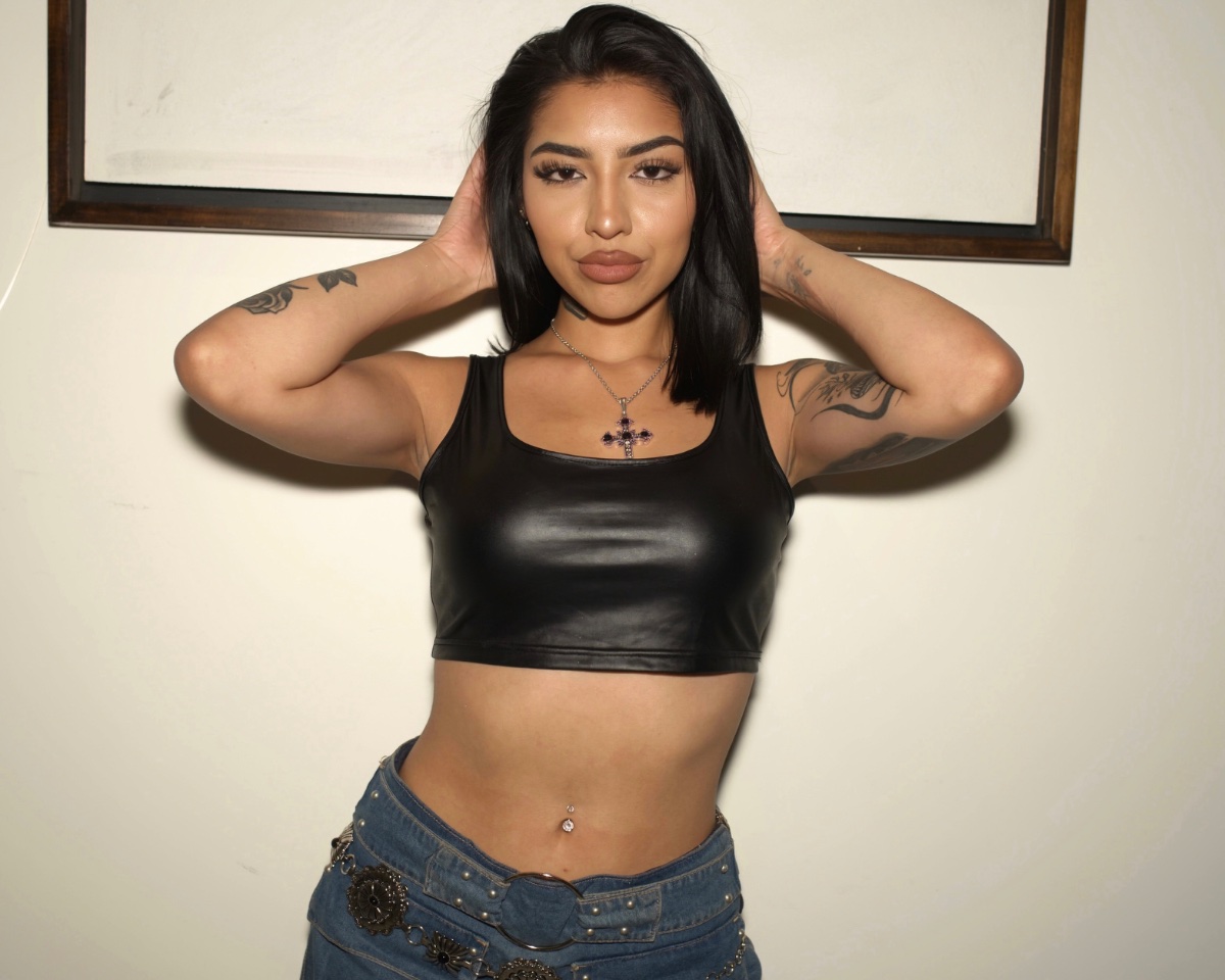 Yadira Flores