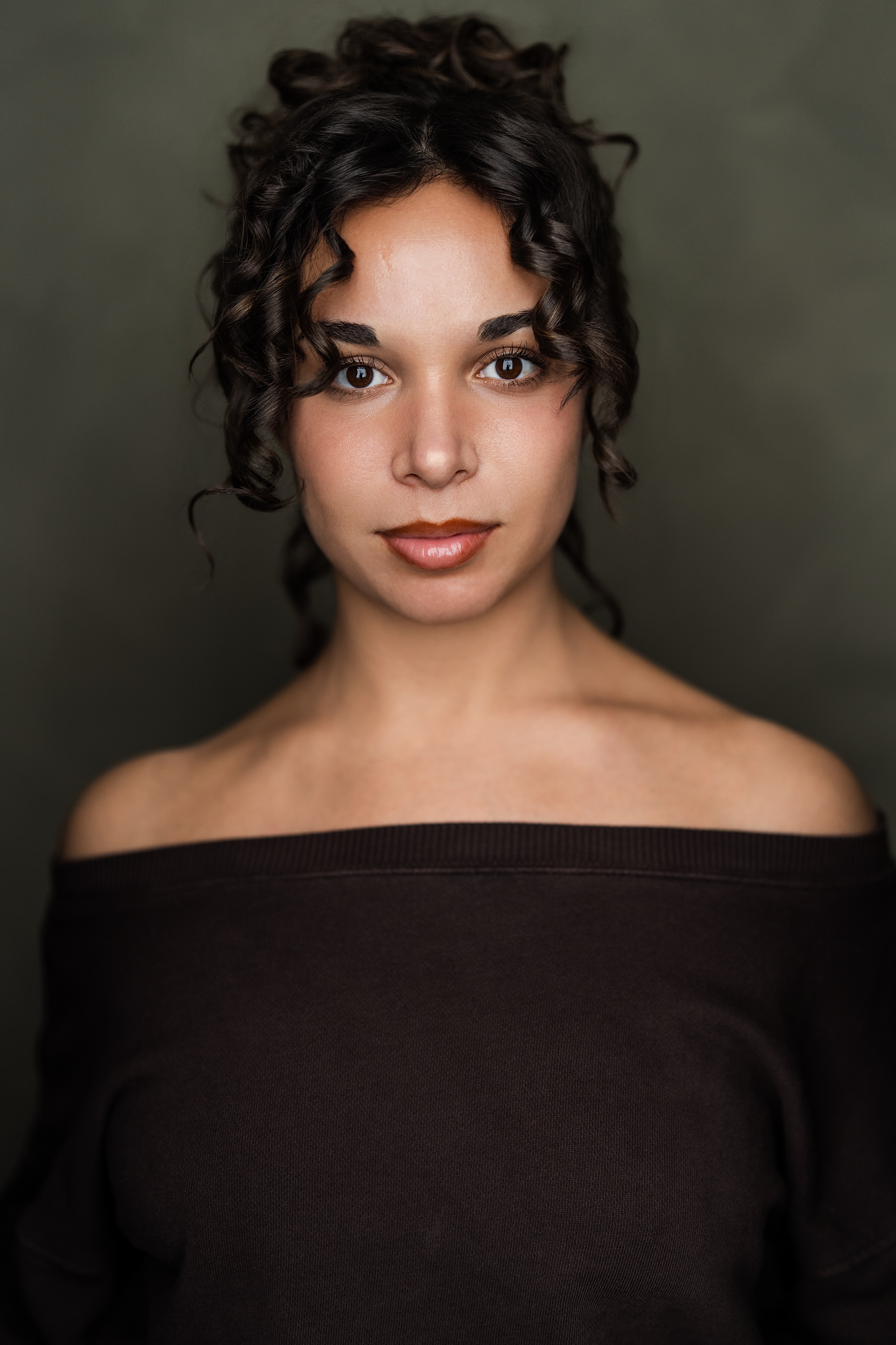 Sydney Kamel, actor in New York, NY - headshot 4 of 4