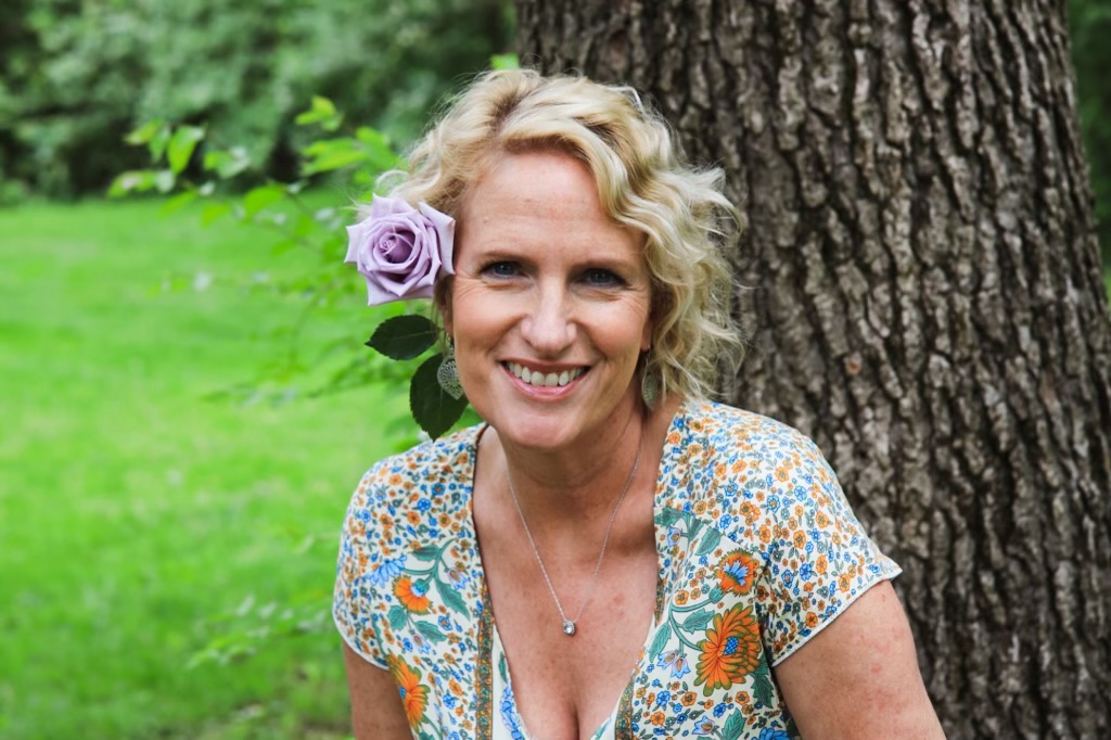 Debbie Hennessey, actor in Indianapolis, Indiana - headshot