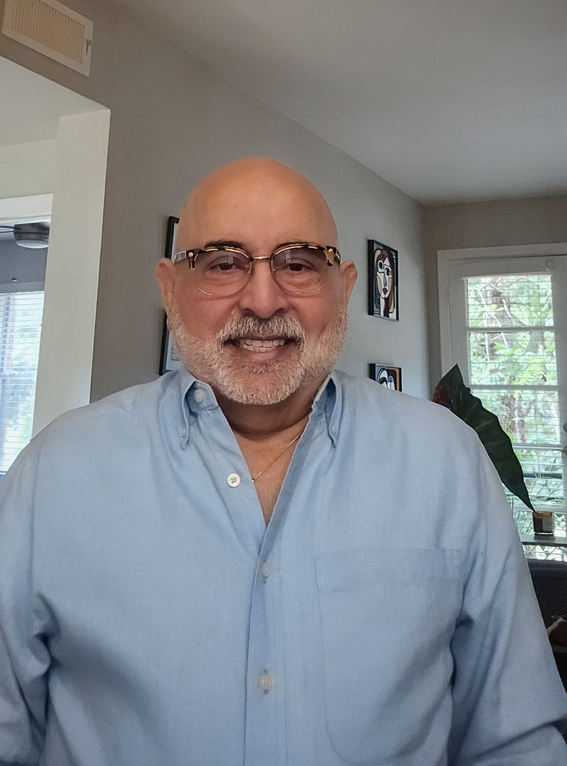 Alejandro Santiago, actor in Addison, Texas - headshot 5 of 5