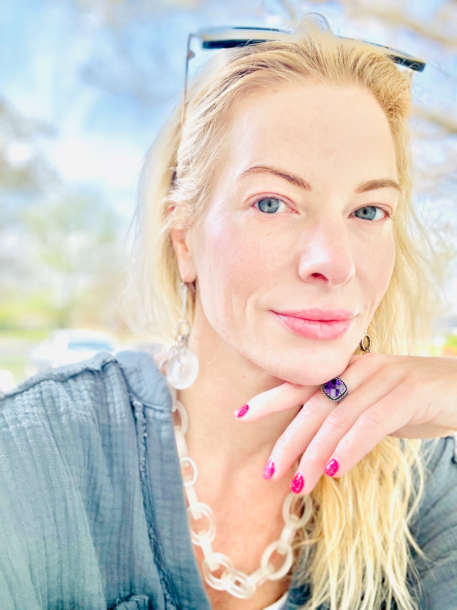 Charlene  Welch, actor in Nashville, Tennessee - headshot