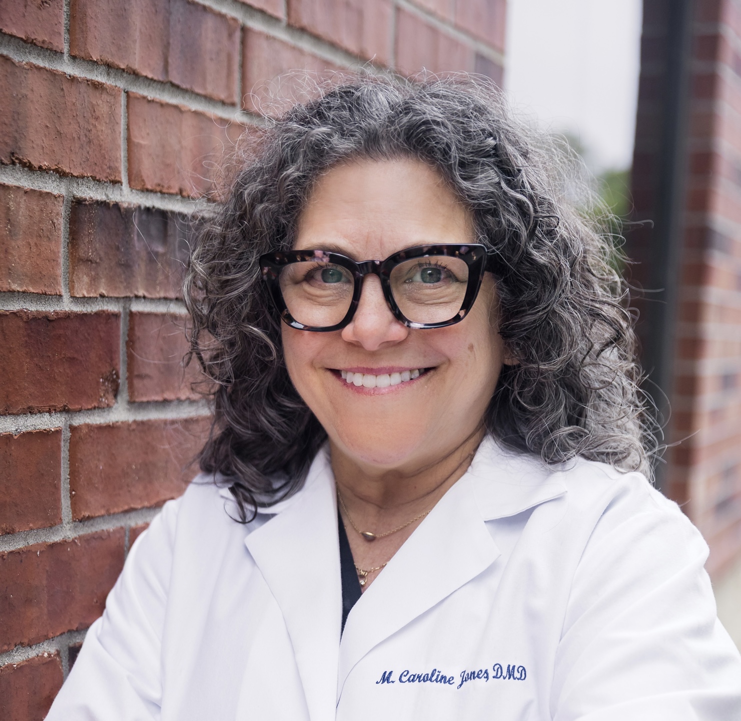 Dr Caroline Jones, actor in Houston, Texas - headshot 2 of 3