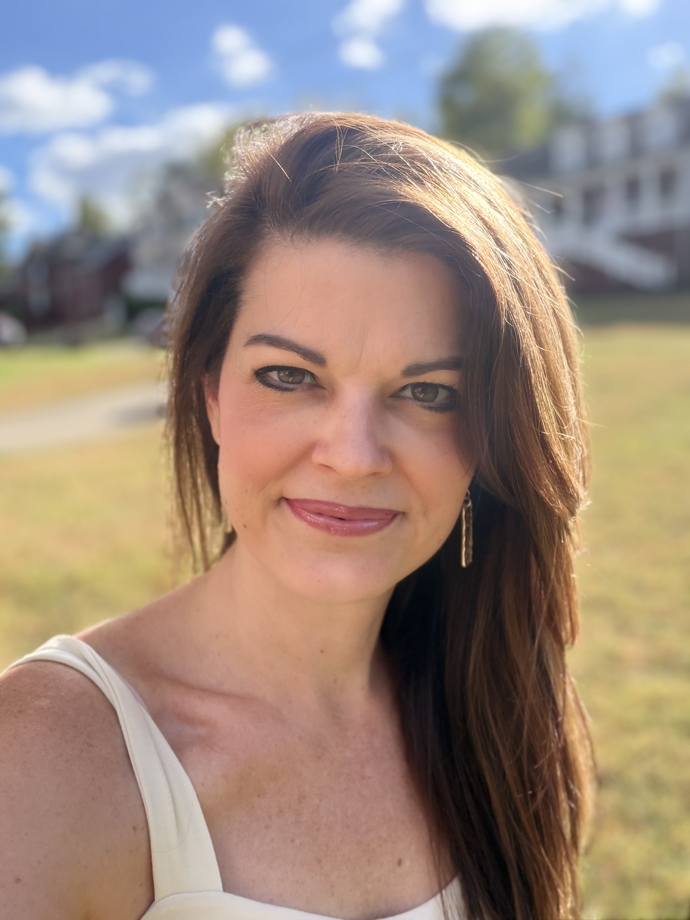 Brandi Bailey, actor in Nashville, Tennessee - headshot 4 of 5
