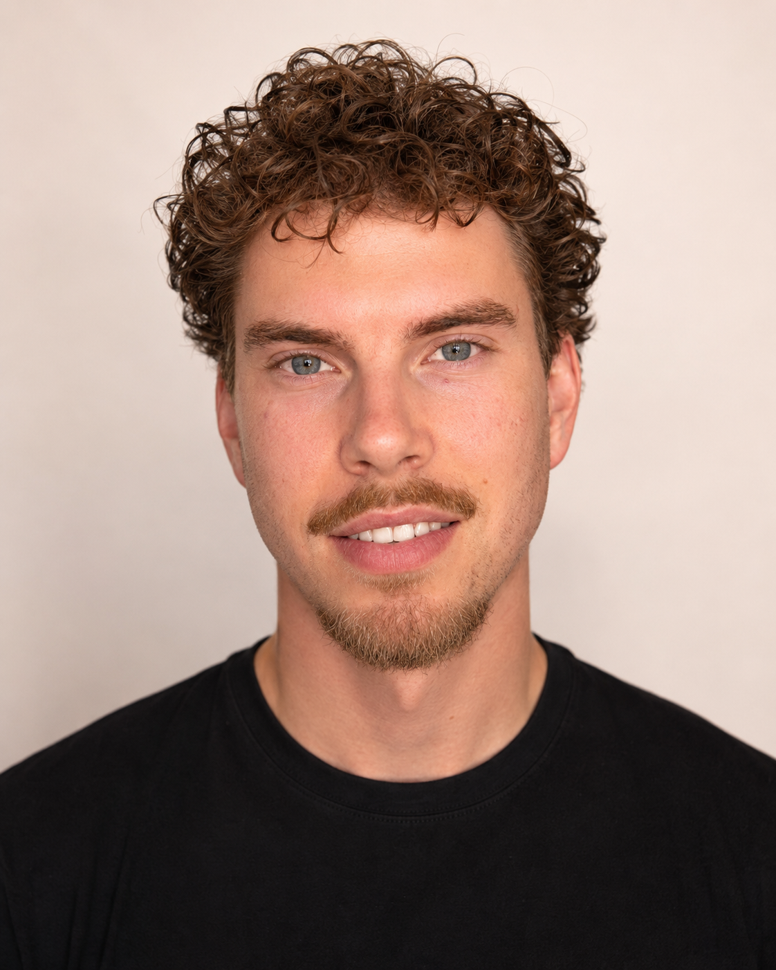 Elias Foley-Beining, actor in Los Angeles, California - headshot