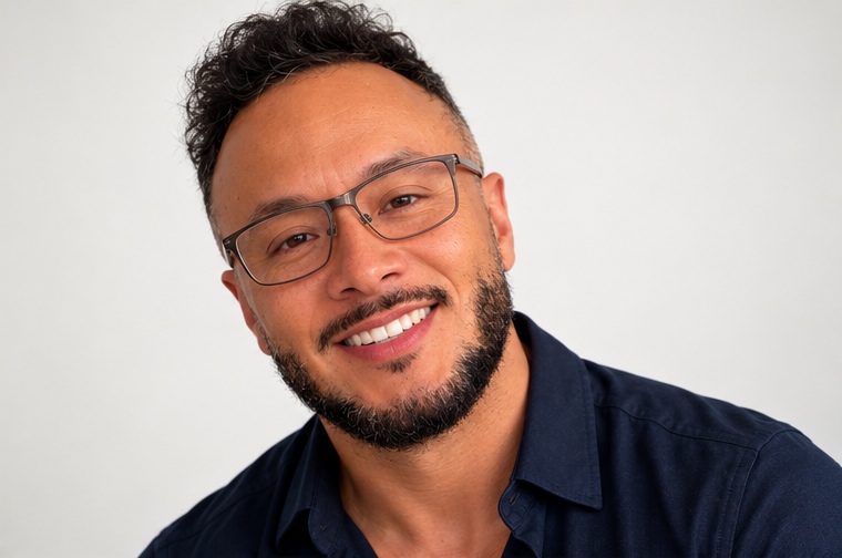 Medy Salinas, actor in Los Angeles, California - headshot 3 of 5