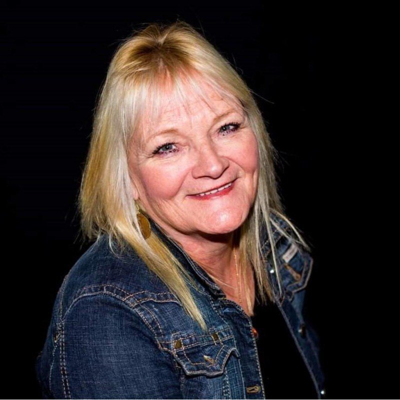 Janine Ambrose, actor in Des Moines, Iowa - headshot