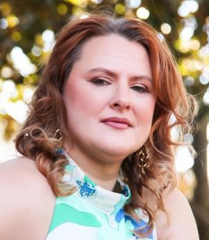 Jaime Lyn Faulkner - actor headshot on Casting Companion